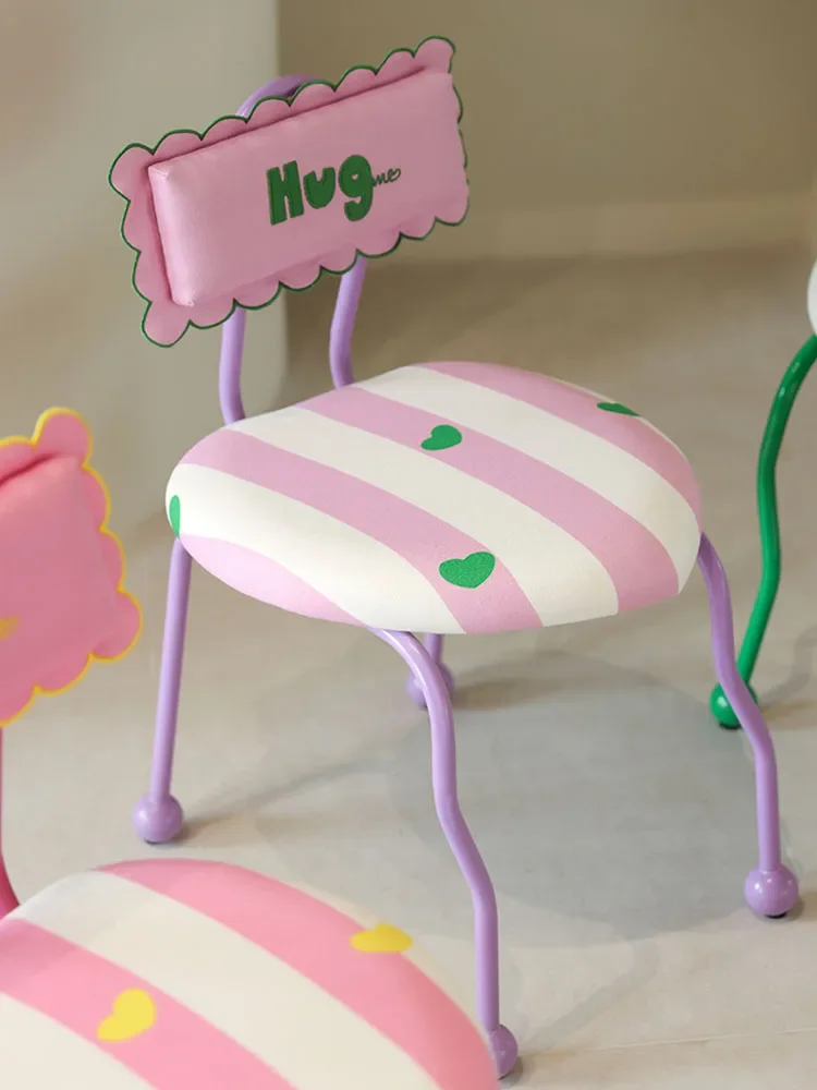 Customized Furniture Stools,Love Striped Iron Chairs,Household Living Room Dining Chairs,Bedroom Backrest,Makeup Chairs
Customized Furniture Stools,Love Striped Iron Chairs,Household Living Room Dining Chairs,Bedroom Backrest,Makeup Chairs