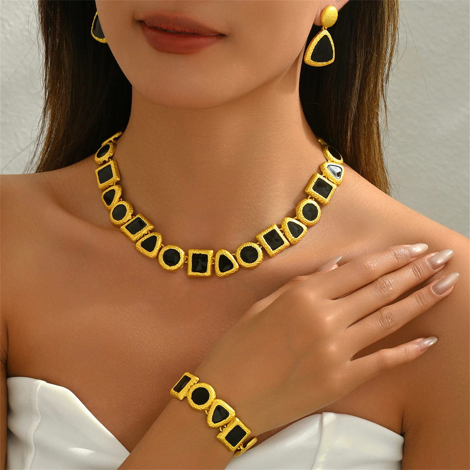 Chic Black Stone Jewelry Set Geometric Pattern Necklace Bracelet Earrings Fashion Women's Daily Wear Stylish Ornament Ensemble
Chic Black Stone Jewelry Set Geometric Pattern Necklace Bracelet Earrings Fashion Women's Daily Wear Stylish Ornament Ensemble