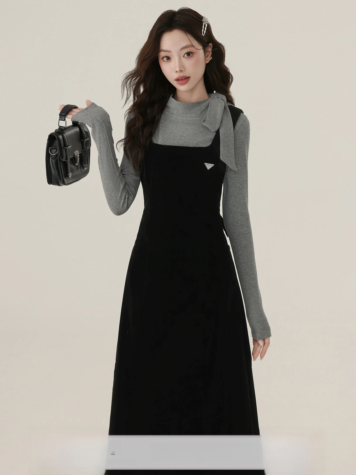 Black Vest Dress Women's Slimming Waist Design Hebe Style A-Line Skirt Polyester Fabric Long Sleeve Zipper Back Closure
Black Vest Dress Women's Slimming Waist Design Hebe Style A-Line Skirt Polyester Fabric Long Sleeve Zipper Back Closure