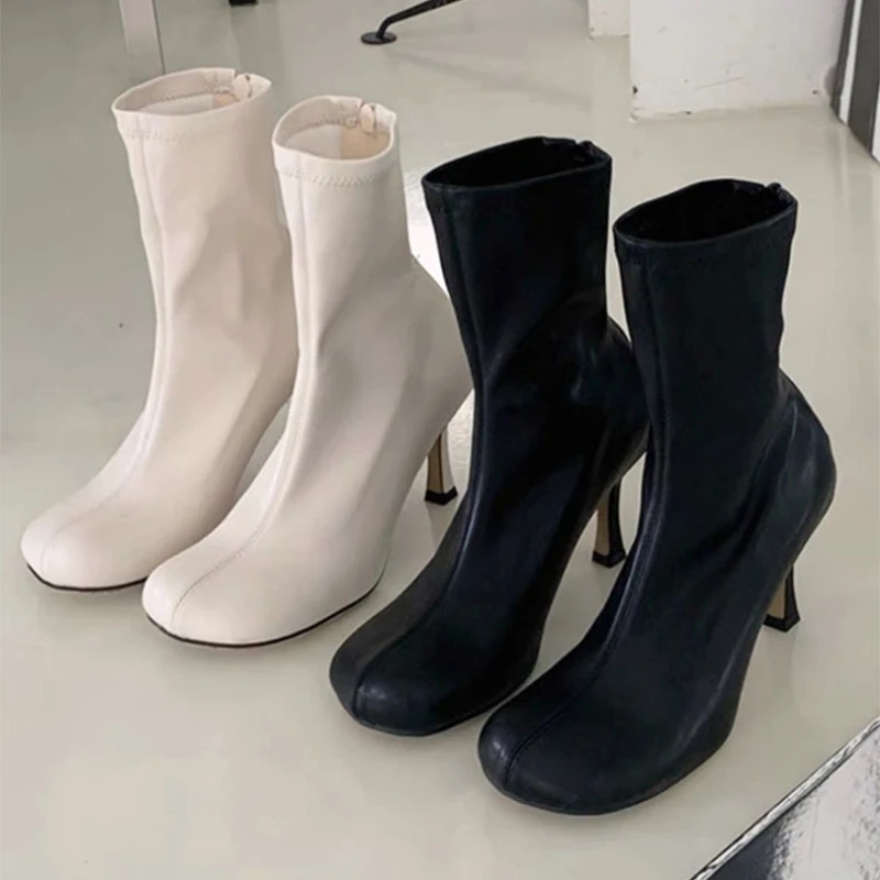 Женские ботильоны на шпильке, сапоги-стивидоны, осенне-зимние, модные, из мягкой кожи, сексуальные, с круглым носком, элегантные, короткие сапоги
Женские ботильоны на шпильке, сапоги-стивидоны, осенне-зимние, модные, из мягкой кожи, сексуальные, с круглым носком, элегантные, короткие сапоги