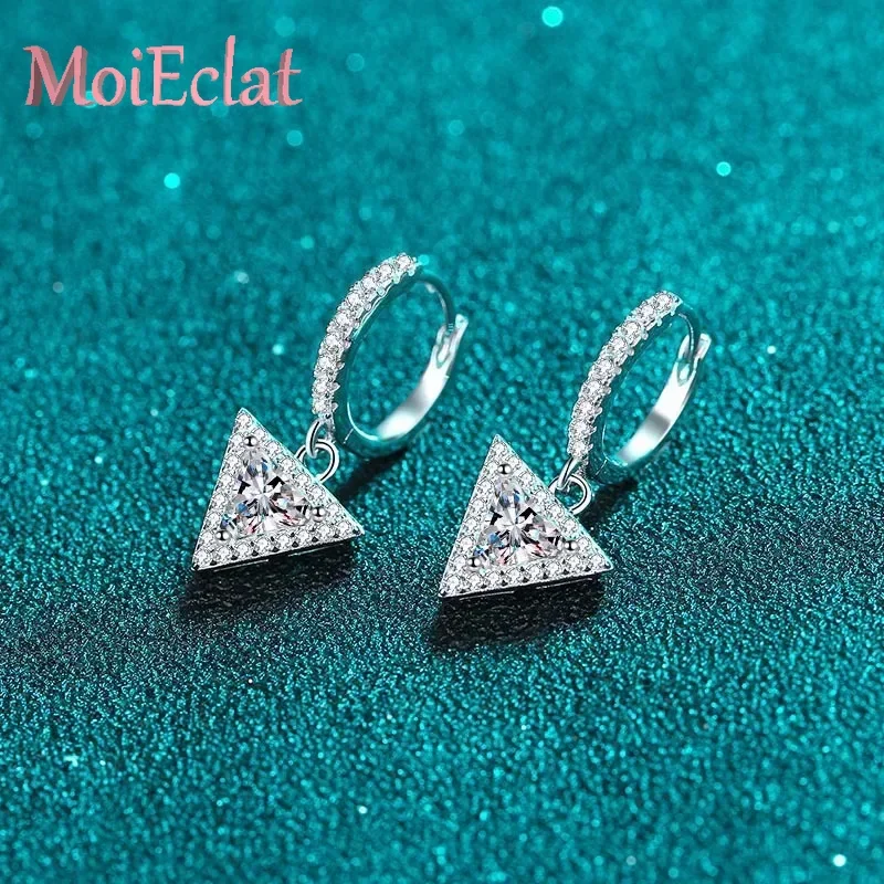 Radiant Geometry Platinum Pt950 Luxury Drop Earrings for Women, Triangular 1/2ct Moissanite Diamond Earring Wedding Fine Jewelry
Radiant Geometry Platinum Pt950 Luxury Drop Earrings for Women, Triangular 1/2ct Moissanite Diamond Earring Wedding Fine Jewelry