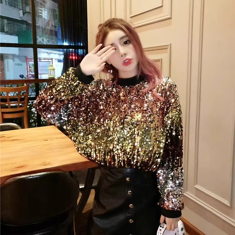 Fashion Gradient Shiny Crewneck Sweatshirt for Women Streetwear Long Sleeve Hoodie Sequins Short Tops Pullover Female Clothes
Fashion Gradient Shiny Crewneck Sweatshirt for Women Streetwear Long Sleeve Hoodie Sequins Short Tops Pullover Female Clothes