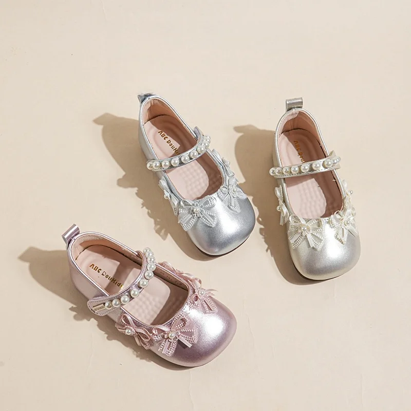 Girls Pearl Mary Janes 2026 Spring Autumn Soft Sole Flats Pink Silver Beige Kids Party Student Shoes
Girls Pearl Mary Janes 2026 Spring Autumn Soft Sole Flats Pink Silver Beige Kids Party Student Shoes