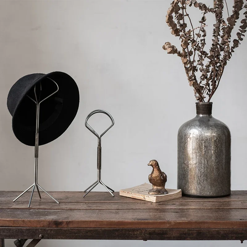 Vintage Folding Hat Rack Iron Art Display Stand Clothing Store Beret Support Tabletop Decorative Piece Boutique Show Fixture
Vintage Folding Hat Rack Iron Art Display Stand Clothing Store Beret Support Tabletop Decorative Piece Boutique Show Fixture