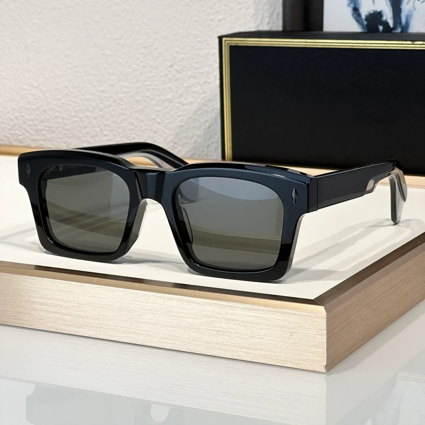 Fashion Sunglasses For Women and Men KAINEI Style Anti-Ultraviolet Retro Plate Full Frame Special design Glasses Random Box
Fashion Sunglasses For Women and Men KAINEI Style Anti-Ultraviolet Retro Plate Full Frame Special design Glasses Random Box