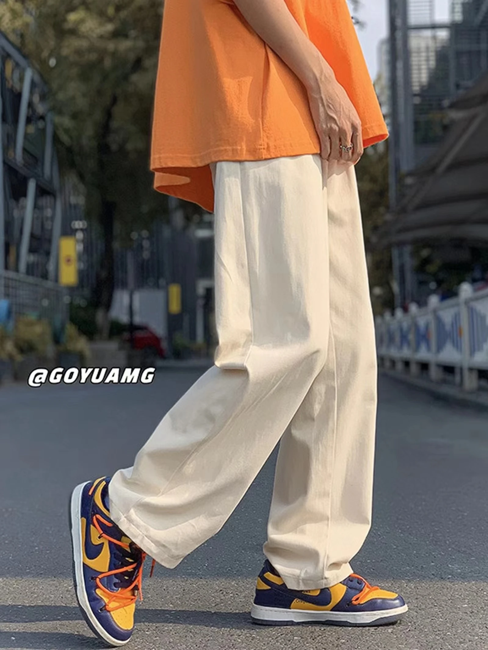 Мужские повседневные брюки в японском ретро-стиле, универсальные, свободного кроя, прямые, спортивные, длинные, весенне-осенние, модные
Мужские повседневные брюки в японском ретро-стиле, универсальные, свободного кроя, прямые, спортивные, длинные, весенне-осенние, модные