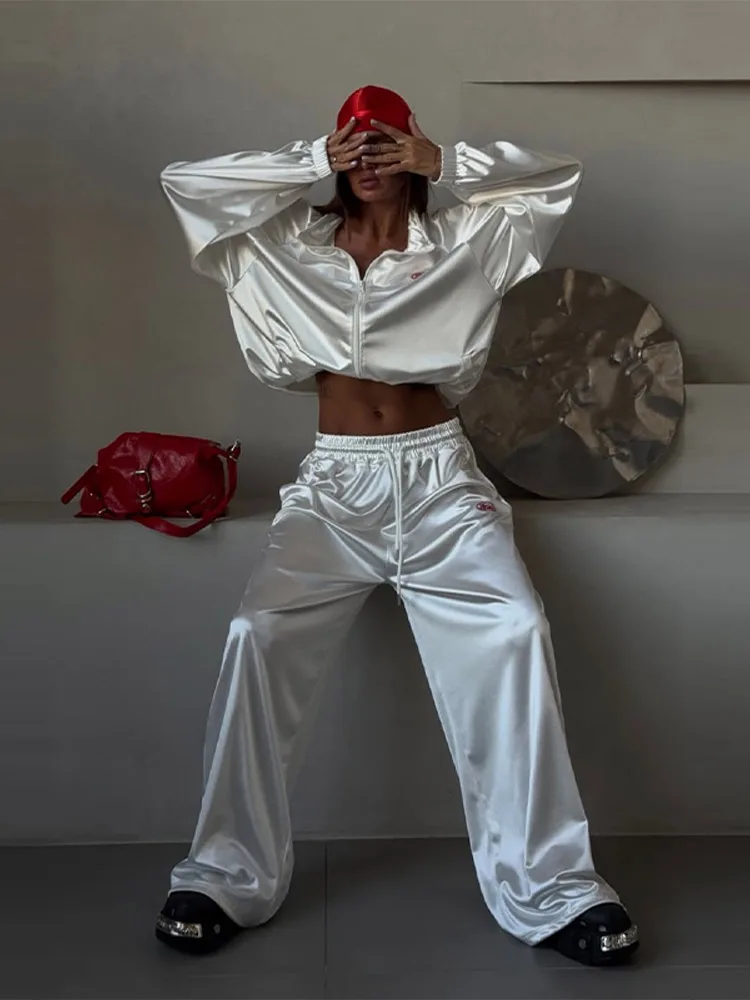Loose Jacket Pant Set Women Shiny Long Sleeve Pockets Lapel Zipper Coat Wide Leg Trousers 2026 Spring Autumn Lady Tracksuit
Loose Jacket Pant Set Women Shiny Long Sleeve Pockets Lapel Zipper Coat Wide Leg Trousers 2026 Spring Autumn Lady Tracksuit