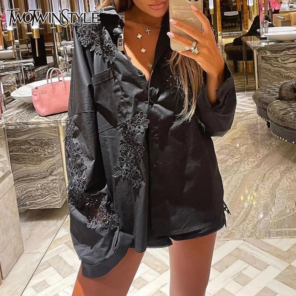 TWOTWINSTYLE Solid Spliced Applique Two Piece Sets for Women Lapel Long Sleeve Patchwork Single Breasted Shorts Set Female New
TWOTWINSTYLE Solid Spliced Applique Two Piece Sets for Women Lapel Long Sleeve Patchwork Single Breasted Shorts Set Female New