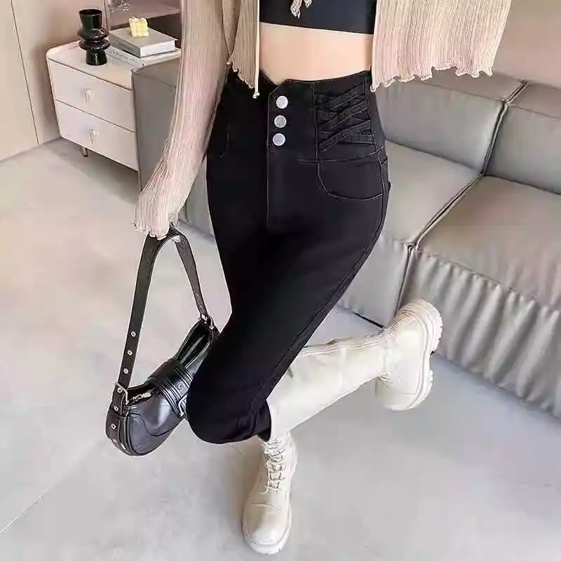 High Waist Black Denim Jeans Women's Design Sense Button Slimming Tall Fitting Pencil Small Foot Pants Autumn New Arrival
High Waist Black Denim Jeans Women's Design Sense Button Slimming Tall Fitting Pencil Small Foot Pants Autumn New Arrival