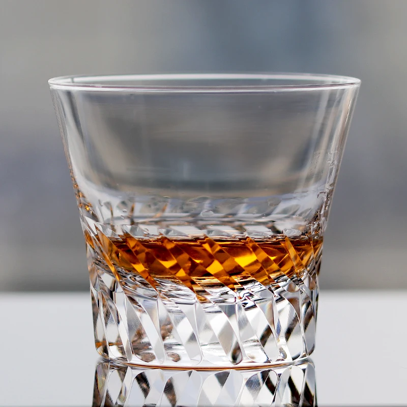 250 ml 8.5 oz Classic Jeweled Tiara Shape Rocks Glass Lead Free Crystal Glass Whiskey Tumblers With Hand Cut Wing Pattern
250 ml 8.5 oz Classic Jeweled Tiara Shape Rocks Glass Lead Free Crystal Glass Whiskey Tumblers With Hand Cut Wing Pattern