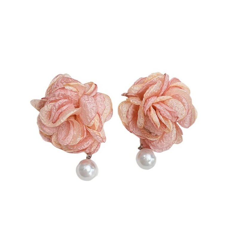 French pink rose pearl earrings, exaggerated large flower stud earrings, high-end elegant earrings. 
French pink rose pearl earrings, exaggerated large flower stud earrings, high-end elegant earrings.