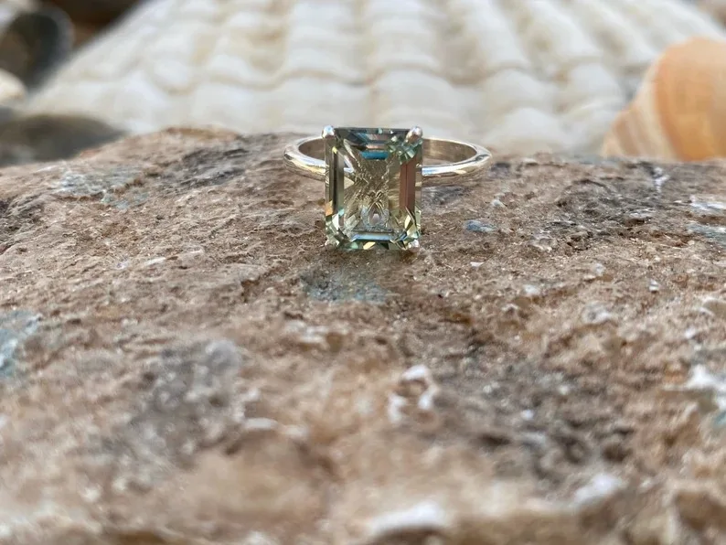 Exaggerated Princess Cut Diamond Embedded Ring Wedding Proposal Ring for Women New Arrival Fashionable Jewelry Accessory
Exaggerated Princess Cut Diamond Embedded Ring Wedding Proposal Ring for Women New Arrival Fashionable Jewelry Accessory
