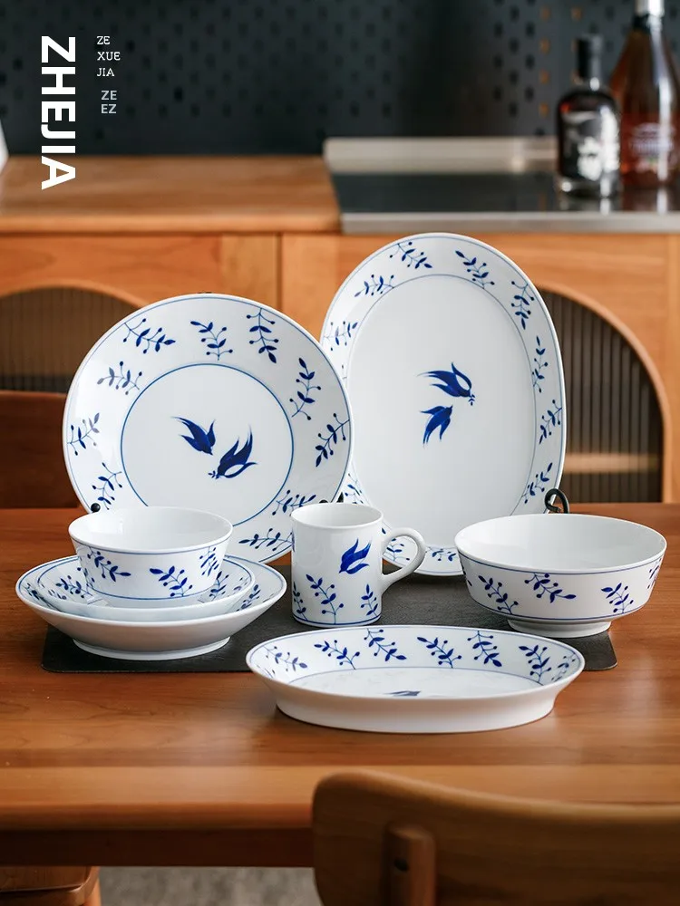 Набор посуды из сине-белого фарфора ручной росписи Zhejiake: круглые тарелки и миски из Цзиндэчжэня, китайский подарок для новоселья
Набор посуды из сине-белого фарфора ручной росписи Zhejiake: круглые тарелки и миски из Цзиндэчжэня, китайский подарок для новоселья