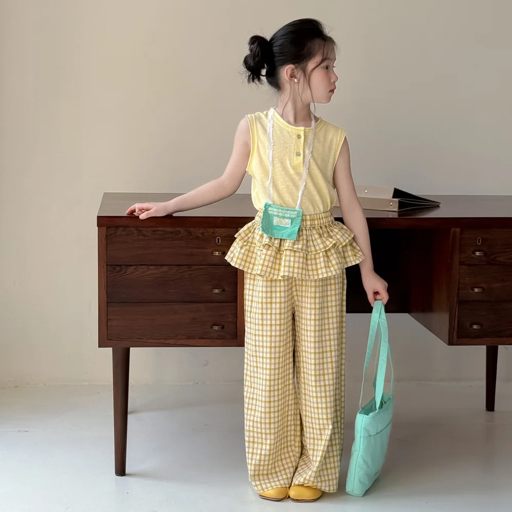 Girls Set 2025 Summer New Childrens Wear Korean Style Girl Baby Solid Color Vest Check Lace Straight Pants Two-piece Casual
Girls Set 2025 Summer New Childrens Wear Korean Style Girl Baby Solid Color Vest Check Lace Straight Pants Two-piece Casual
