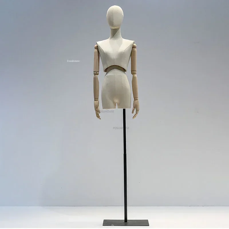 Wooden arms, fabric, wedding attire, half body model, adjustable frame, metal base model
Wooden arms, fabric, wedding attire, half body model, adjustable frame, metal base model