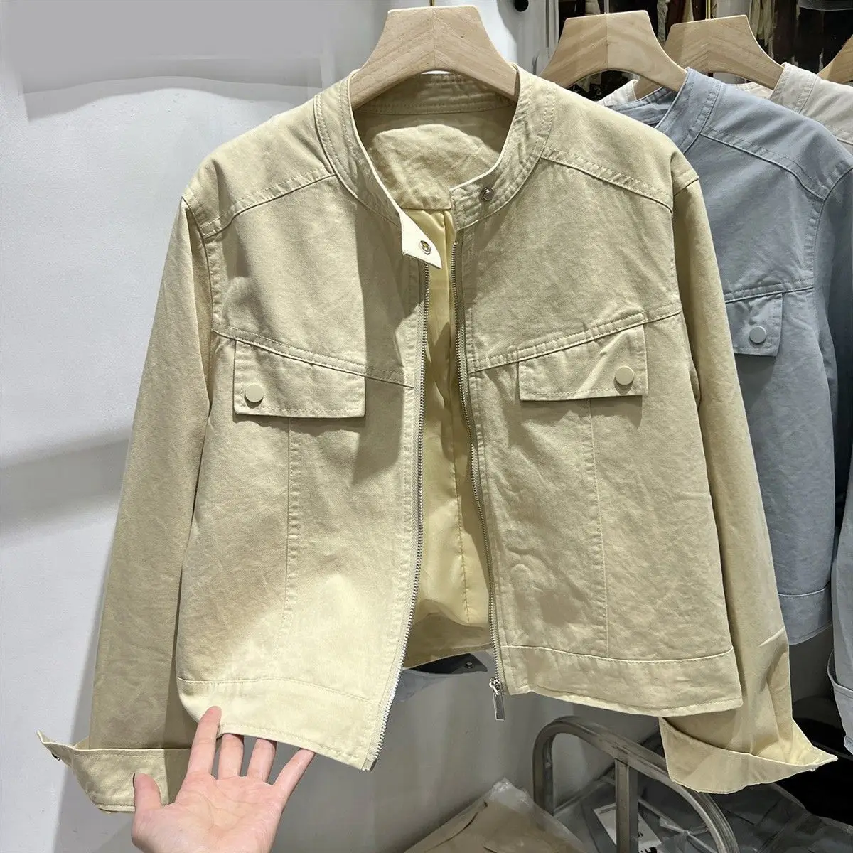 Vintage Short Denim Jacket Women Spring New Solid Color Fit Long Sleeve Jacket Top
Vintage Short Denim Jacket Women Spring New Solid Color Fit Long Sleeve Jacket Top