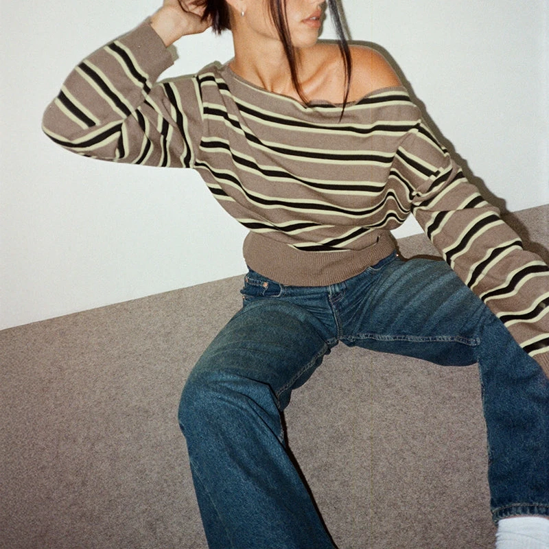 Combhasaki женский винтажный ретро вязаный свитер с открытыми плечами модный тренд повседневный трикотаж с длинными рукавами полосатый джемпер топы 
Combhasaki женский винтажный ретро вязаный свитер с открытыми плечами модный тренд повседневный трикотаж с длинными рукавами полосатый джемпер топы