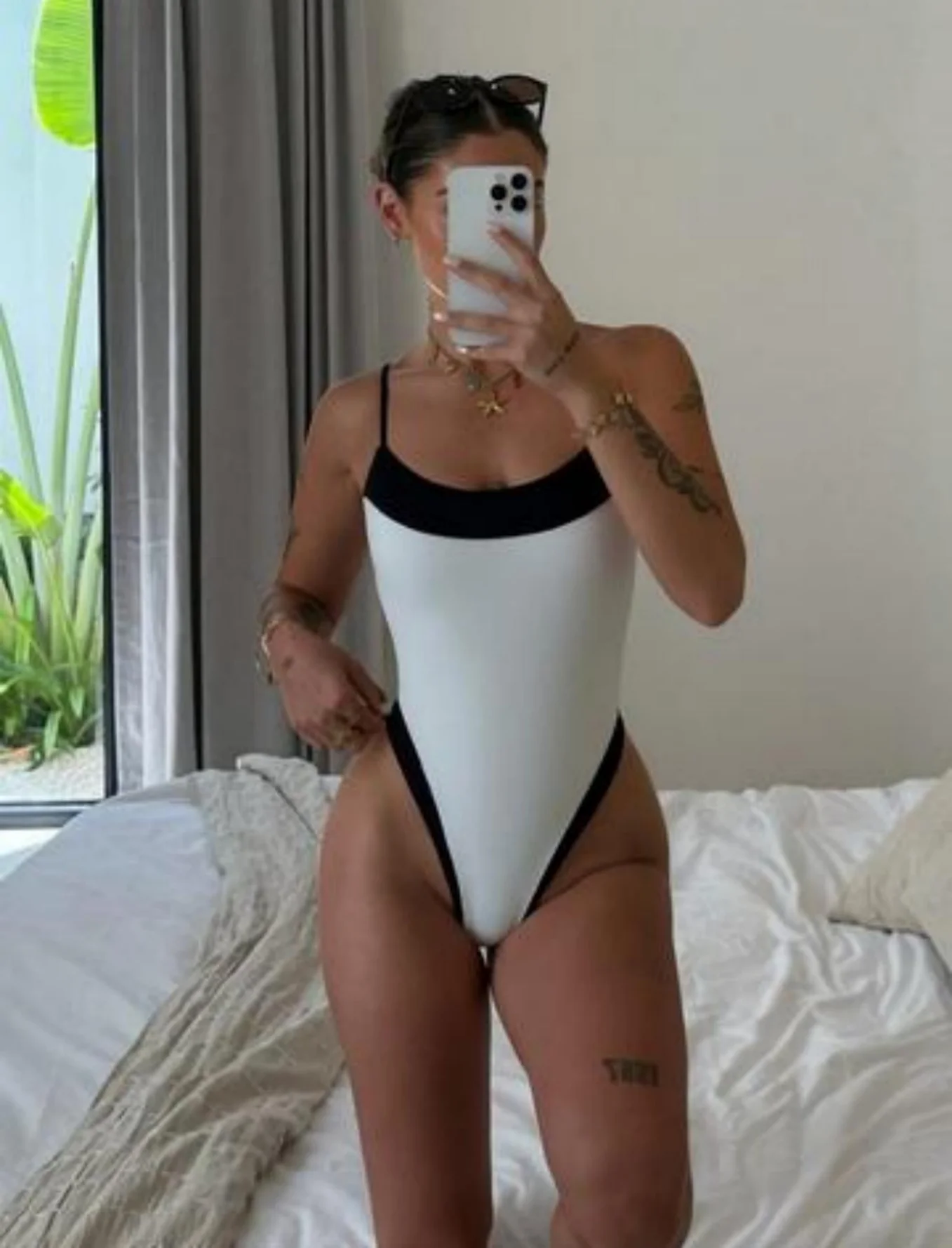 YY516 Women Black White Color Block One-Piece Swimsuit Spaghetti Strap High Cut Tummy Control Monokini Bathing Suit
YY516 Women Black White Color Block One-Piece Swimsuit Spaghetti Strap High Cut Tummy Control Monokini Bathing Suit