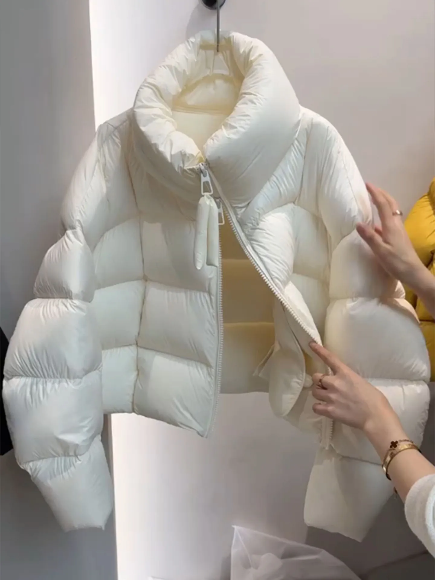 Korean Sle ort Thiened Stand Collar Women's down Jaet Warm Bread Coat Polyester Fiber White Du down Filling Winter ...
Korean Sle ort Thiened Stand Collar Women's down Jaet Warm Bread Coat Polyester Fiber White Du down Filling Winter ...