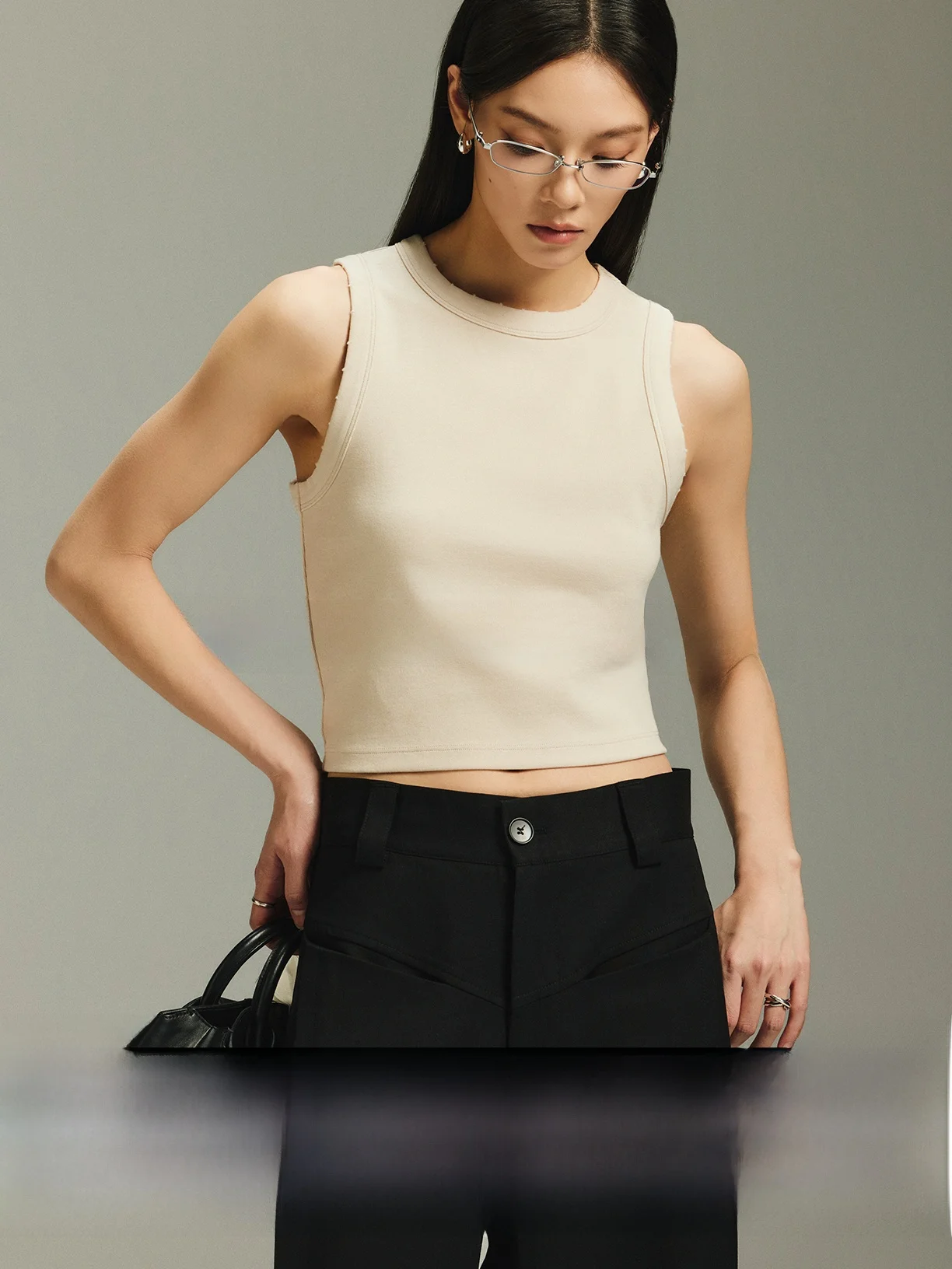 Slim Fit High Elasticity Cotton Tank Top Waist Length Sleeveless round Neck Classic Vest Fashionable City Walk Casual Wear
Slim Fit High Elasticity Cotton Tank Top Waist Length Sleeveless round Neck Classic Vest Fashionable City Walk Casual Wear