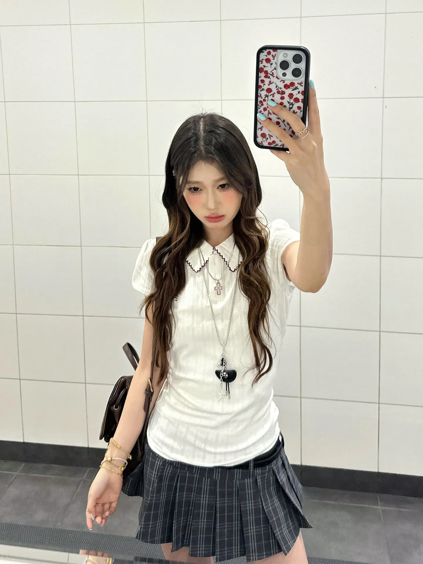 Slim Fit ort Sve Ne T-irt Women's Casual Versatile Color Top Comfortable Breathable Regular Length irt
Slim Fit ort Sve Ne T-irt Women's Casual Versatile Color Top Comfortable Breathable Regular Length irt