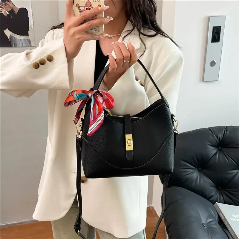 Fashion Women's Luxury Leather Crossbody Tote Bag Elegant Designer Shoulder Handbag Classic Style For Daily Wear
Fashion Women's Luxury Leather Crossbody Tote Bag Elegant Designer Shoulder Handbag Classic Style For Daily Wear