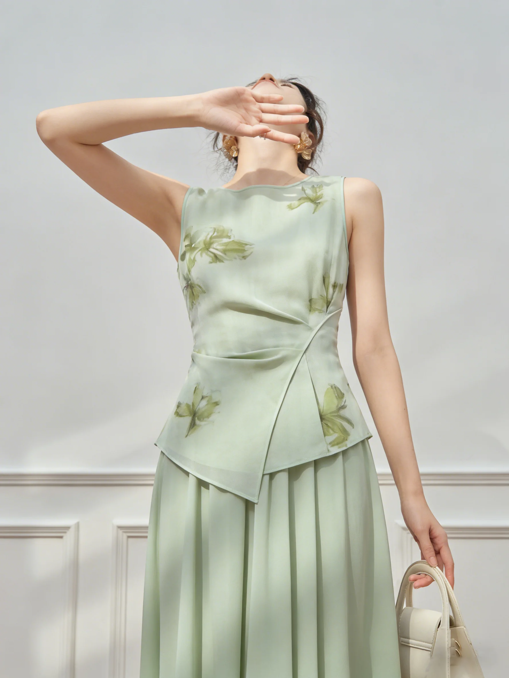 Spring Green Floral Print Sleeveless Top And High Waist Skirt Set Women's Loose Fit Two-Piece Suite Casual Style
Spring Green Floral Print Sleeveless Top And High Waist Skirt Set Women's Loose Fit Two-Piece Suite Casual Style