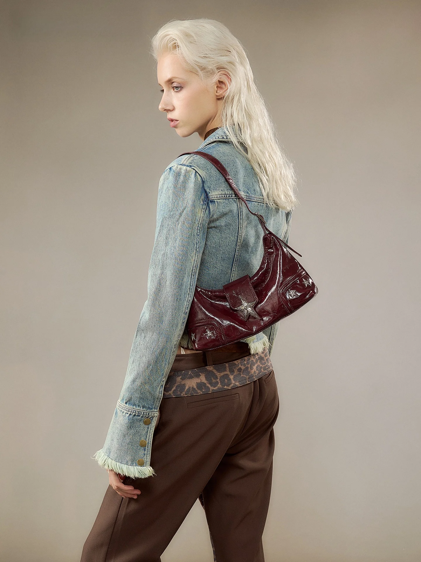 JACD Spicy Girl Underarm Bag Women's 2026 New Summer Cool Motorcycle Bag Single Shoulder Crossbody Bag American Retro Style
JACD Spicy Girl Underarm Bag Women's 2026 New Summer Cool Motorcycle Bag Single Shoulder Crossbody Bag American Retro Style