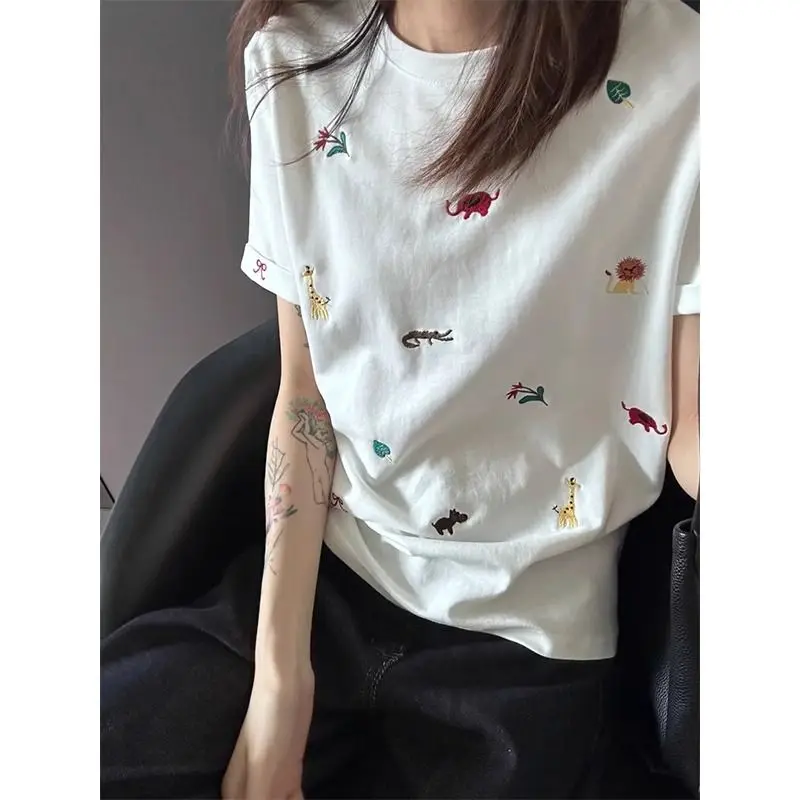 White Children's Fun Animal Embroidery Short-sleeved T-shirt for Women's Summer 2025 New Spring and Summer Pure Cotton Loose Top
White Children's Fun Animal Embroidery Short-sleeved T-shirt for Women's Summer 2025 New Spring and Summer Pure Cotton Loose Top
