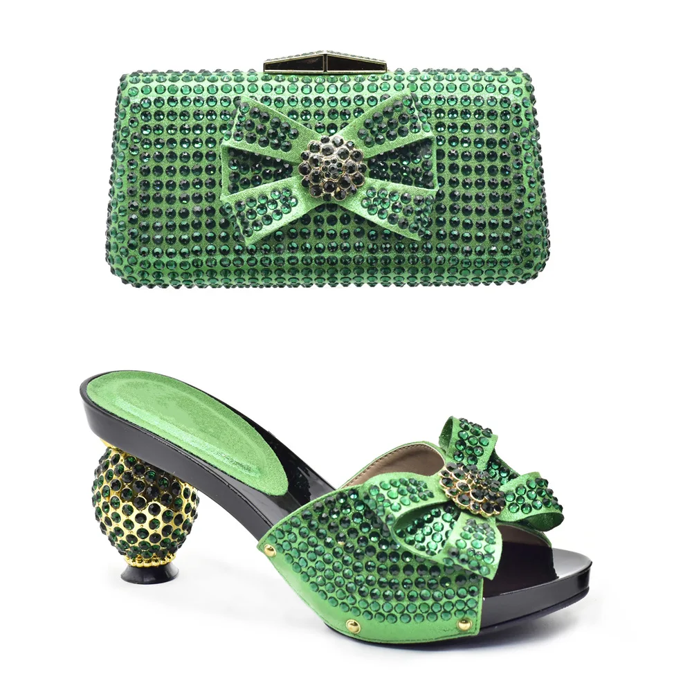 Summer African Elegant Pumps Shoes And Bags Set 2024 Italian Rhinestone Slipper Shoes And Matching Bag Set For Party Dress
Summer African Elegant Pumps Shoes And Bags Set 2024 Italian Rhinestone Slipper Shoes And Matching Bag Set For Party Dress