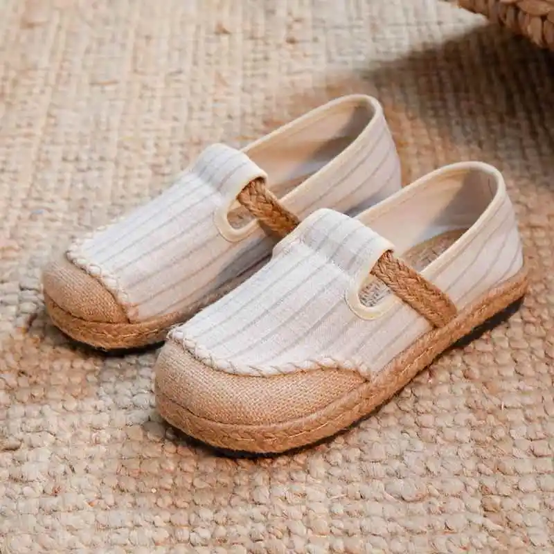 Ladies Lightweight Soft Bottom Mesh Boat Shoes Beijing Old Style Embroidered Canvas Slip-On Low Cut Mat Shoes Summer Trend
Ladies Lightweight Soft Bottom Mesh Boat Shoes Beijing Old Style Embroidered Canvas Slip-On Low Cut Mat Shoes Summer Trend