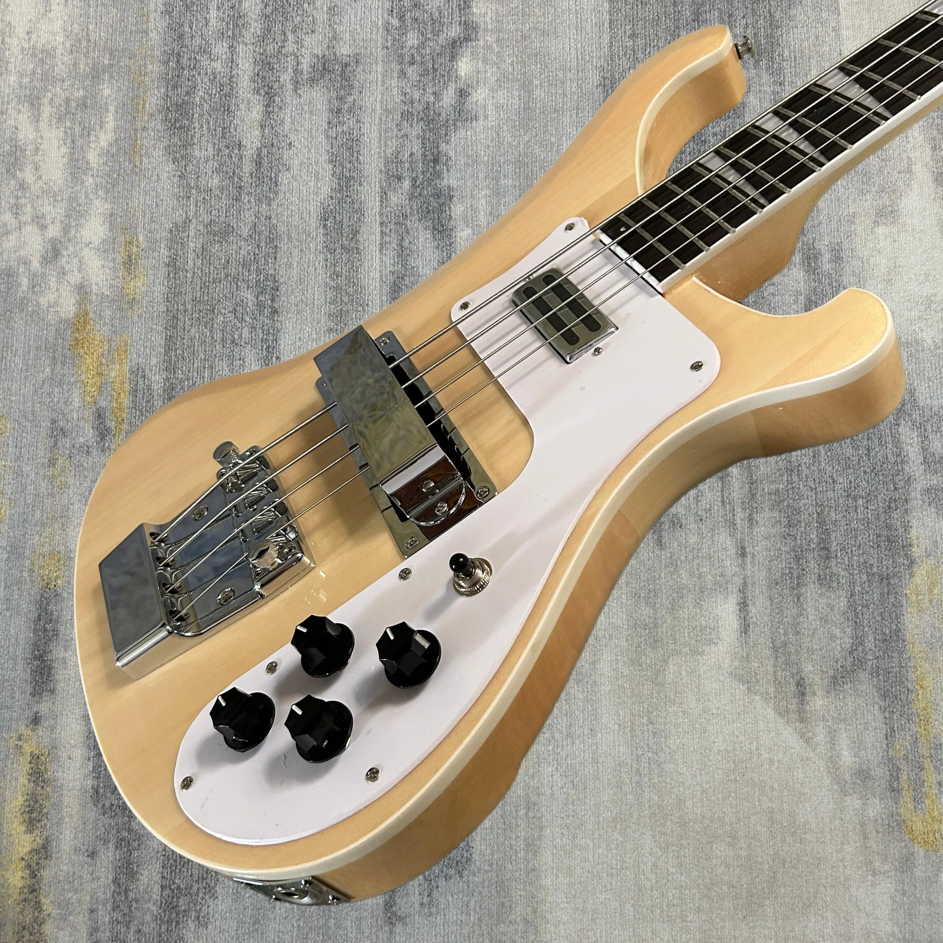 Горячая распродажа: Басовые гитары Rickenbacker 4003, версия Natural Wood Color, длина грифа 844 мм
Горячая распродажа: Басовые гитары Rickenbacker 4003, версия Natural Wood Color, длина грифа 844 мм