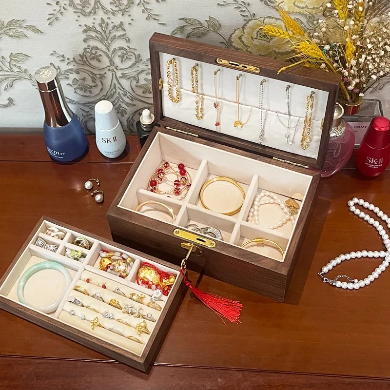 Walnut Wood Jewelry Box Retro Large Showcase Boxes Necklace Earring Bracelet Storage Case With Lock Display Organizer Supplies 
Walnut Wood Jewelry Box Retro Large Showcase Boxes Necklace Earring Bracelet Storage Case With Lock Display Organizer Supplies