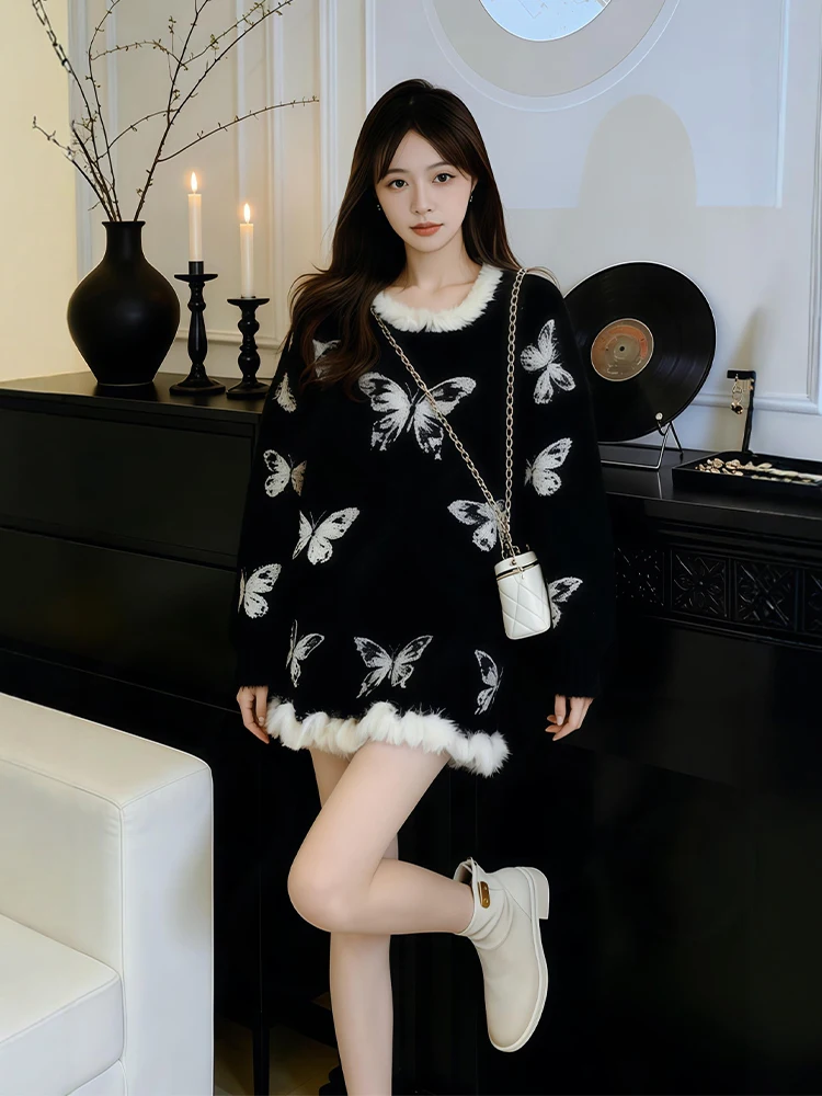 Laid-back Style Black Sleeve Top And Half Skirt Set Wooden Trim Fashionable Autumn Winter Women's Outfit
Laid-back Style Black Sleeve Top And Half Skirt Set Wooden Trim Fashionable Autumn Winter Women's Outfit