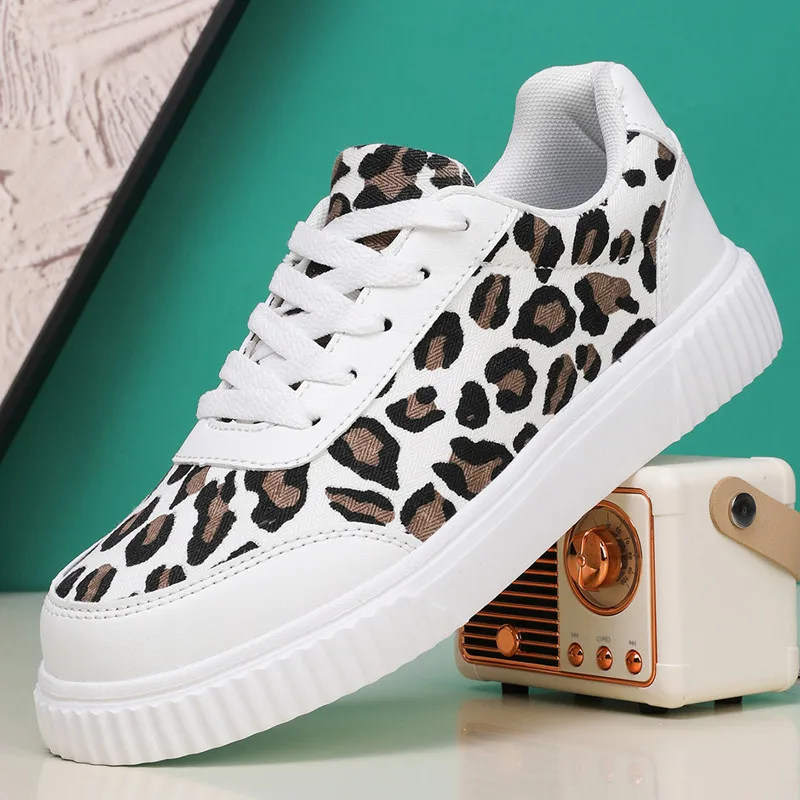 New Women's Shoes Breathable Sneakers Non Slip Walking Shoe Fashion Casual Skateboard Shoes Lightweight Vulcanize Footwear
New Women's Shoes Breathable Sneakers Non Slip Walking Shoe Fashion Casual Skateboard Shoes Lightweight Vulcanize Footwear