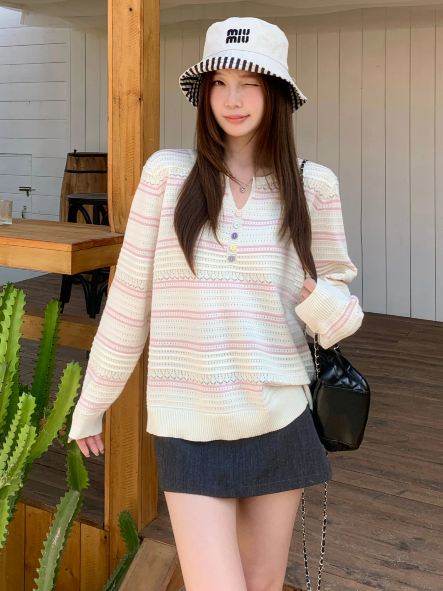 Slimming Striped V-Neck Long Sleeve Knitted Base Shirt Women's T-Shirt Spring Autumn plus Size Fashionable Top Korean Style
Slimming Striped V-Neck Long Sleeve Knitted Base Shirt Women's T-Shirt Spring Autumn plus Size Fashionable Top Korean Style