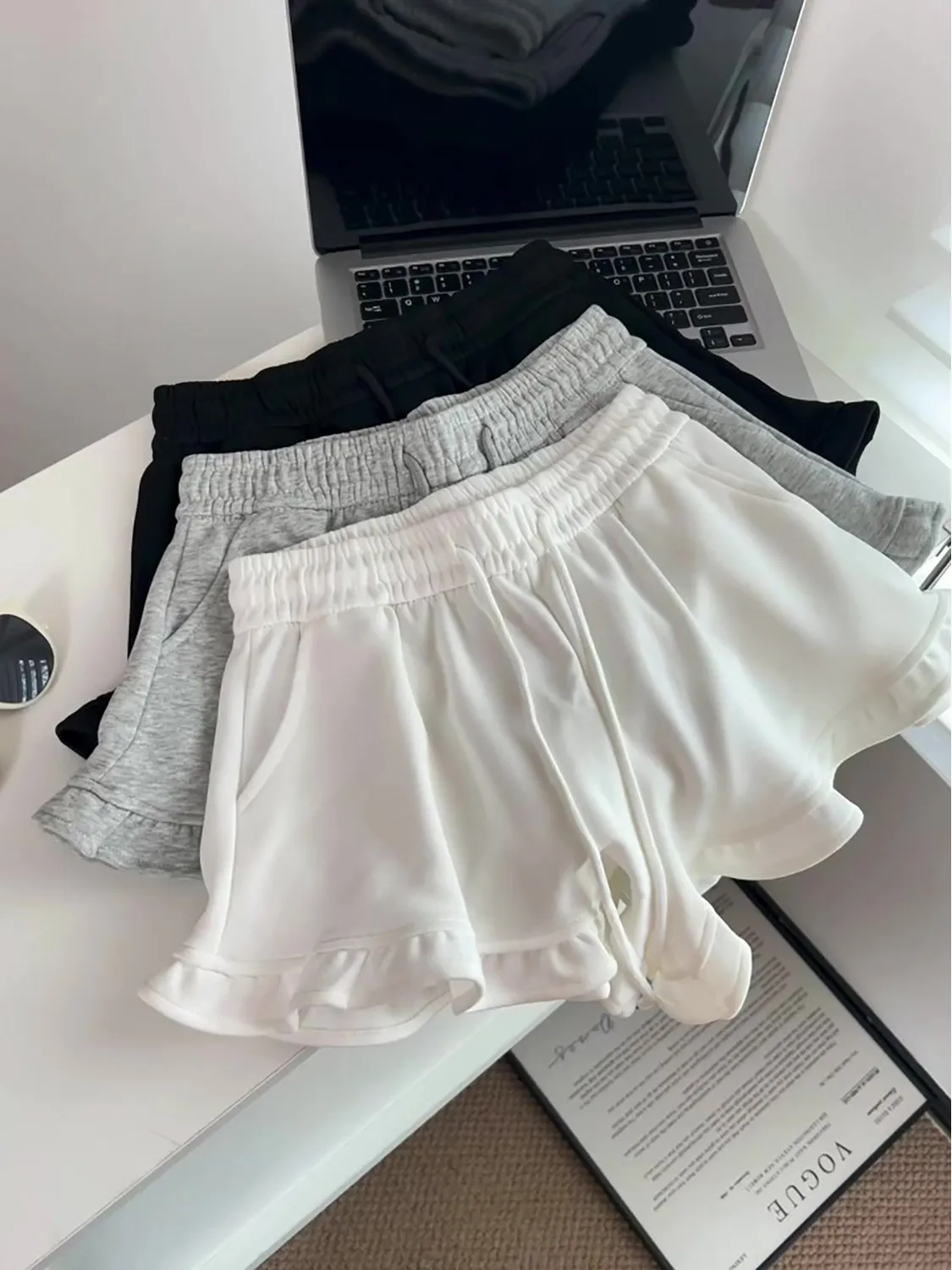 Korean Style Ruffles High Waist Women Shorts 2026 Summer Casual Solid Color Drawstring Shorts New Simple Versatile Loose Shorts
Korean Style Ruffles High Waist Women Shorts 2026 Summer Casual Solid Color Drawstring Shorts New Simple Versatile Loose Shorts