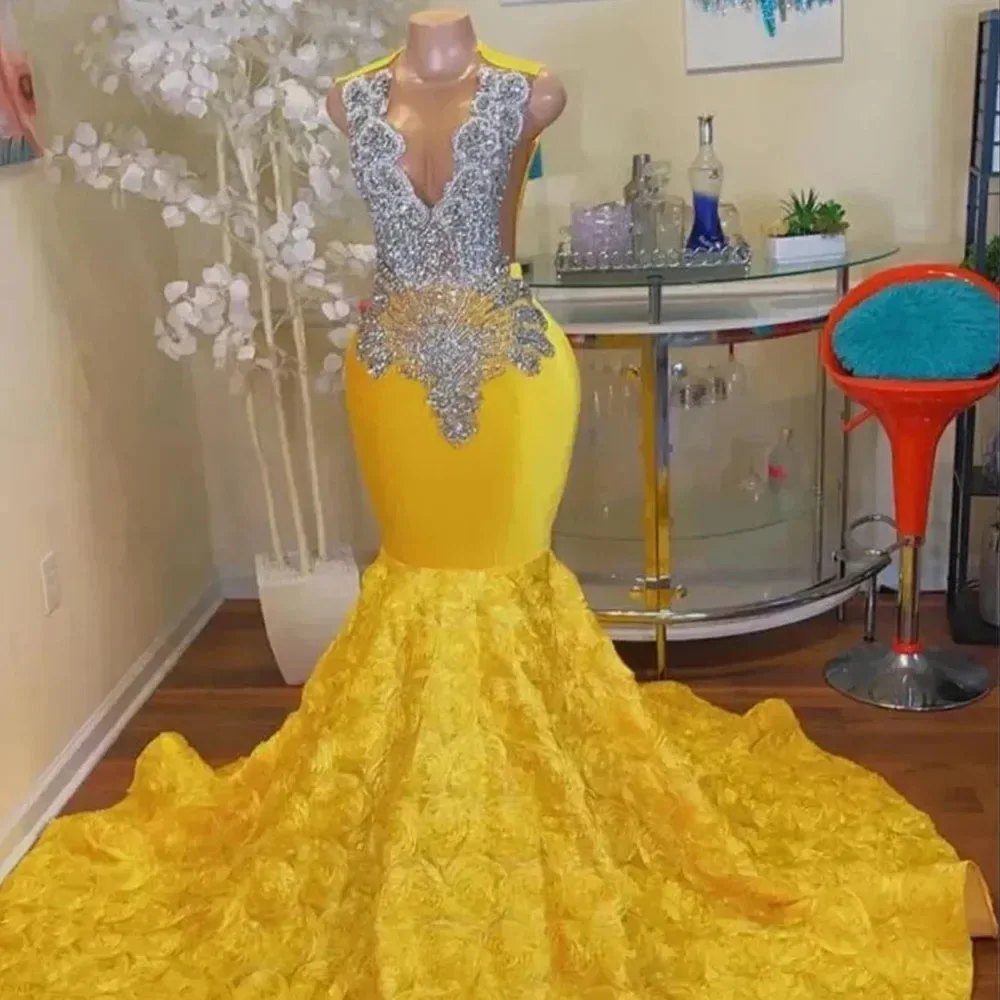 Gorgeous Long Prom Dresses 2024 Mermaid Style Luxury Sparkly Silver Crystals Yellow Sequin Black Girls Prom Party Formal Gowns
Gorgeous Long Prom Dresses 2024 Mermaid Style Luxury Sparkly Silver Crystals Yellow Sequin Black Girls Prom Party Formal Gowns