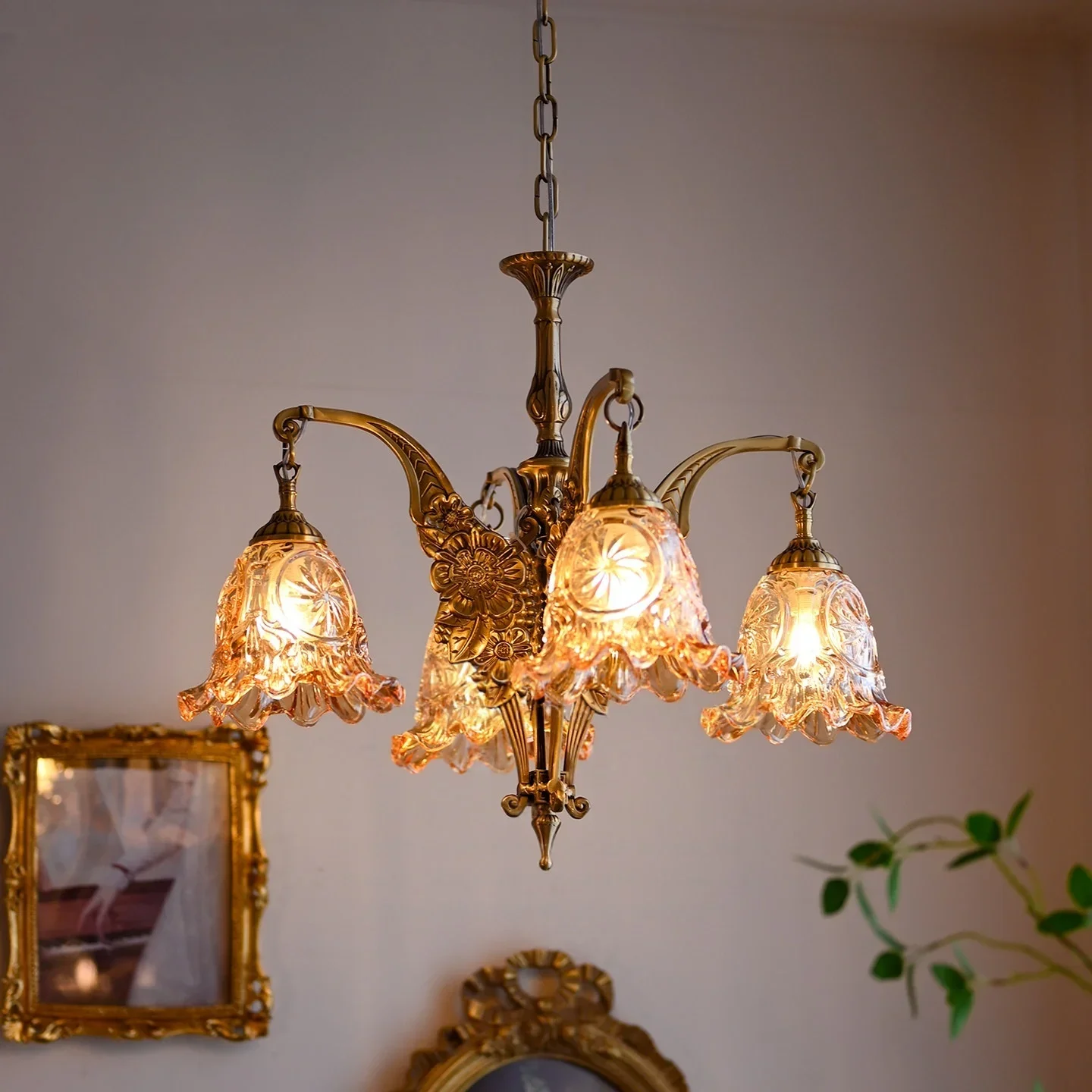 French Retro All Copper Glass Flower Bud Chandelier Pendant Light For Foyer Dining Room Bedroom Hallway Entrance Stairwell
French Retro All Copper Glass Flower Bud Chandelier Pendant Light For Foyer Dining Room Bedroom Hallway Entrance Stairwell