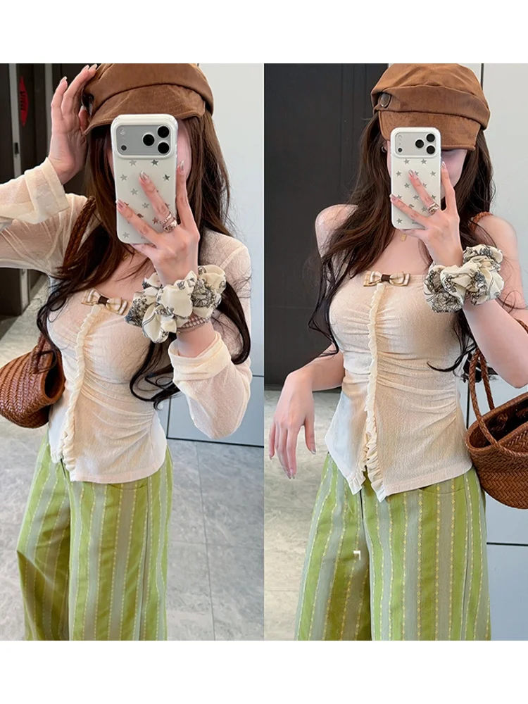 Wang Diding Summer 2026 Original Mixed Yarn Hollow Knitted Cardigan Skin-friendly Set Casual Style Two-piece Polyester Fiber
Wang Diding Summer 2026 Original Mixed Yarn Hollow Knitted Cardigan Skin-friendly Set Casual Style Two-piece Polyester Fiber