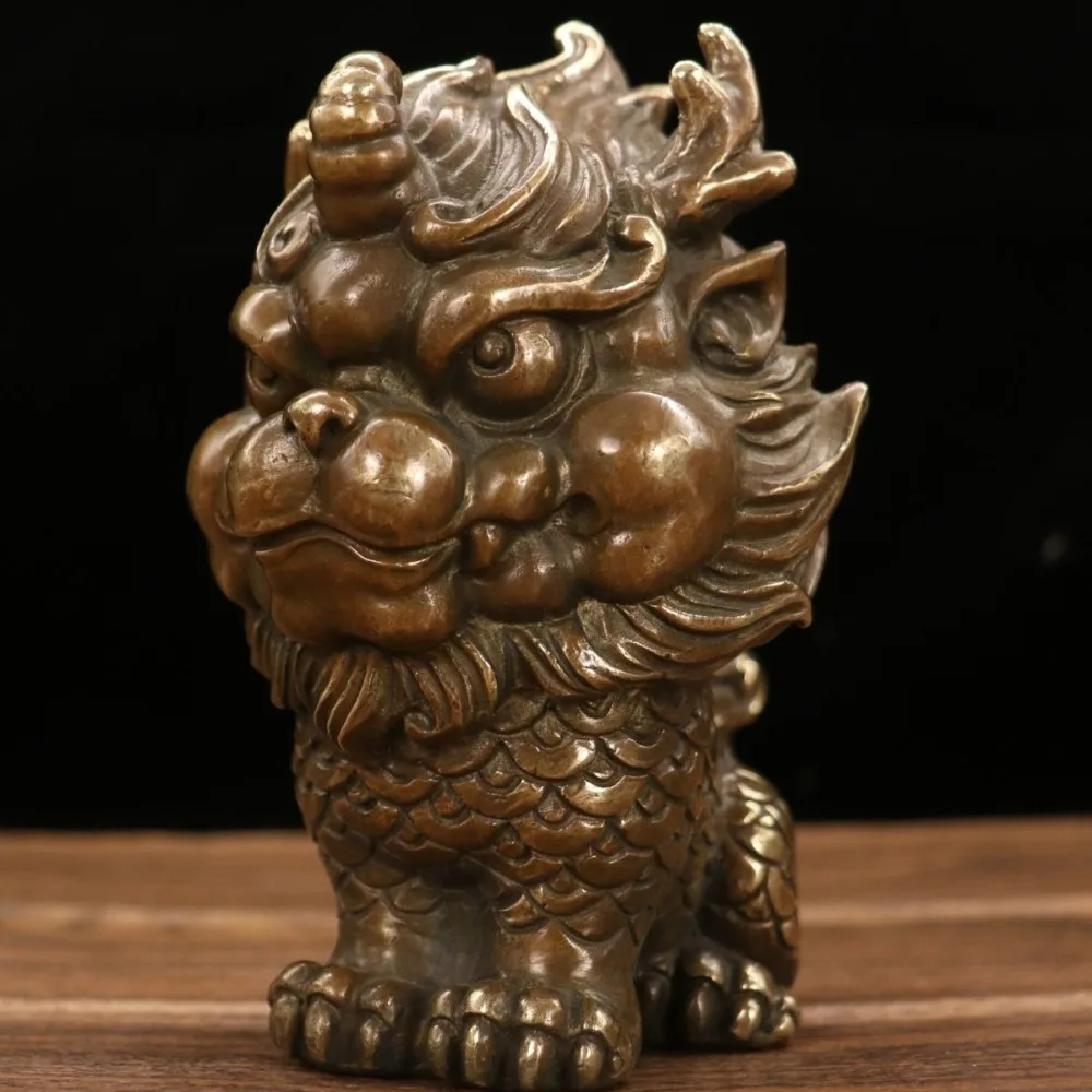 Vintage-Style Mini Year Beast Figurine: Creative Desktop Auspicious Beast—Bronze Qilin Ornament
Vintage-Style Mini Year Beast Figurine: Creative Desktop Auspicious Beast—Bronze Qilin Ornament