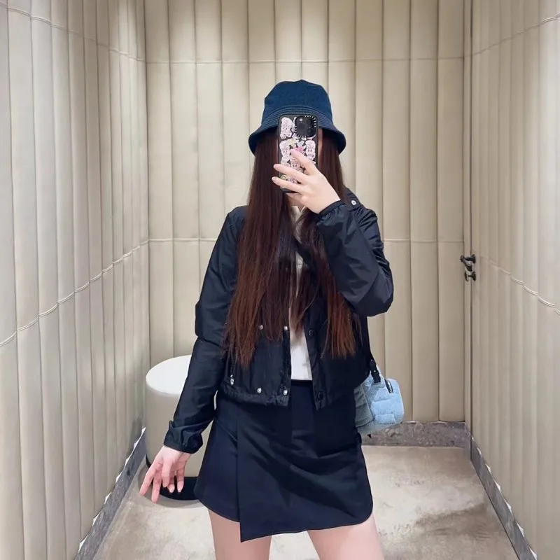 Spring and summer female Stand collar Jacket Y2K Casual jacket Hidden cap parsnip fashion female single-breasted short coat
Spring and summer female Stand collar Jacket Y2K Casual jacket Hidden cap parsnip fashion female single-breasted short coat