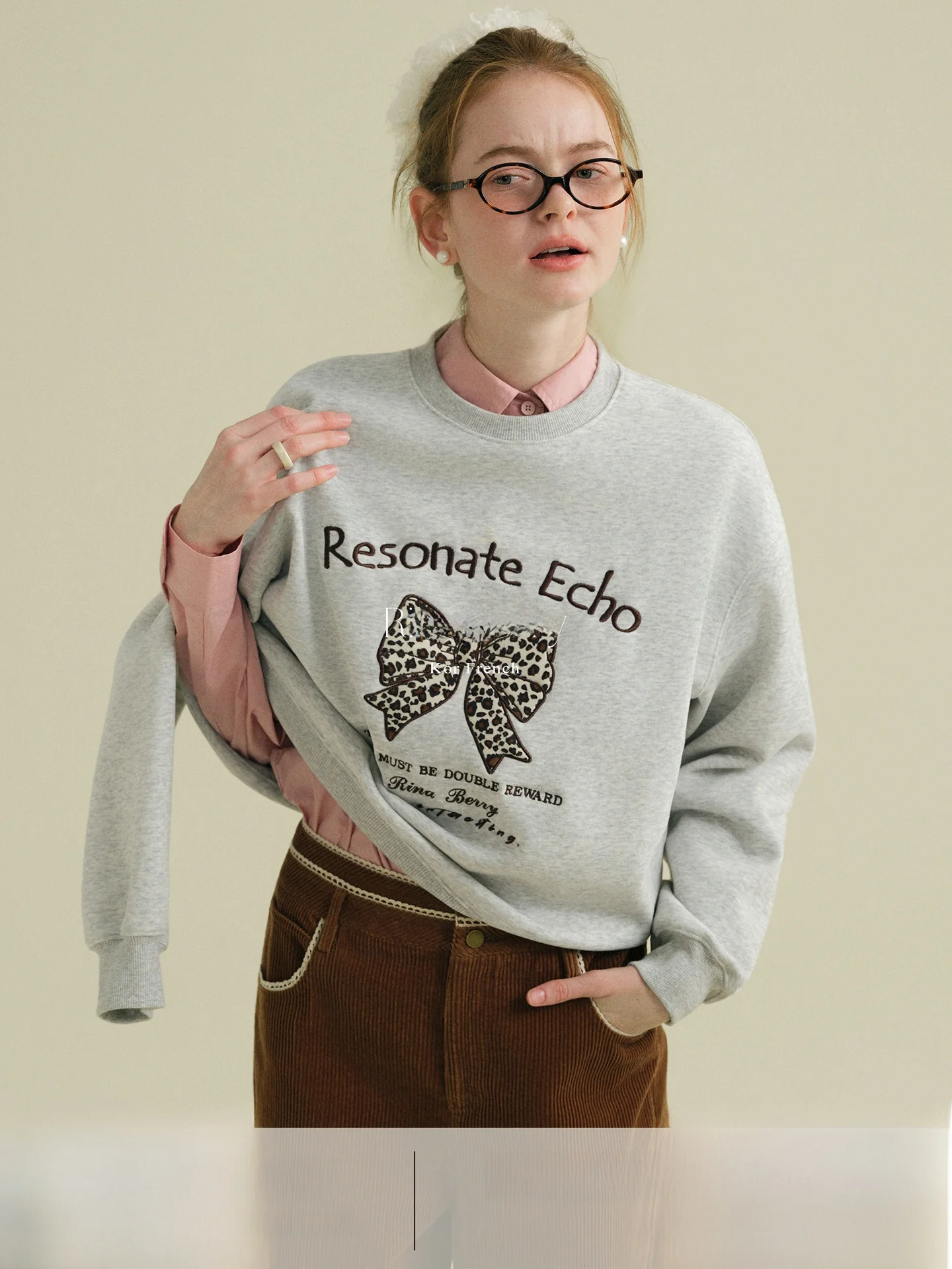 Женская толстовка Rina Berry в стиле ретро с леопардовым принтом и вышивкой, повседневная, свободного кроя, с круглым вырезом, длинный рукав
Женская толстовка Rina Berry в стиле ретро с леопардовым принтом и вышивкой, повседневная, свободного кроя, с круглым вырезом, длинный рукав