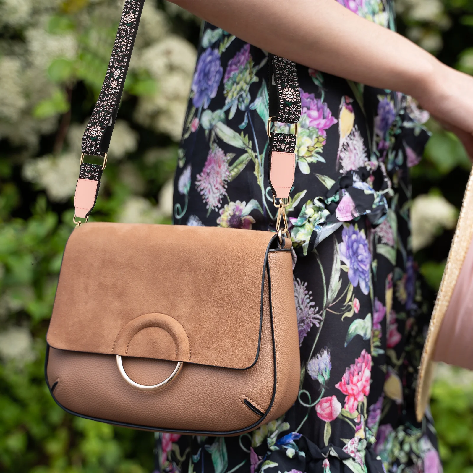 1Pcs Handbag Replacement Strap Adjustable Crossbody Flower Prints Durable Metal Buckles Easy Install Practical Fadeless Long
1Pcs Handbag Replacement Strap Adjustable Crossbody Flower Prints Durable Metal Buckles Easy Install Practical Fadeless Long