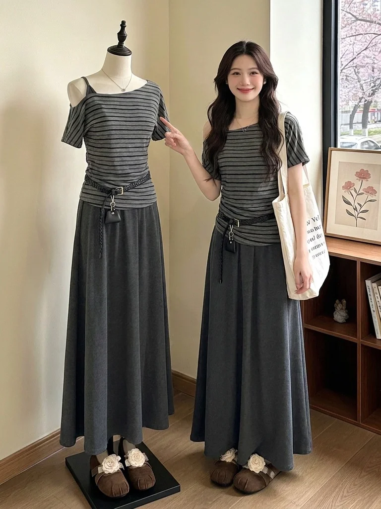 Gray Striped Shoulder Bared Short Sleeve Two Piece Set Lazy Style Women's plus Size Summer Fashion Ensemble Casual Commute Wind
Gray Striped Shoulder Bared Short Sleeve Two Piece Set Lazy Style Women's plus Size Summer Fashion Ensemble Casual Commute Wind