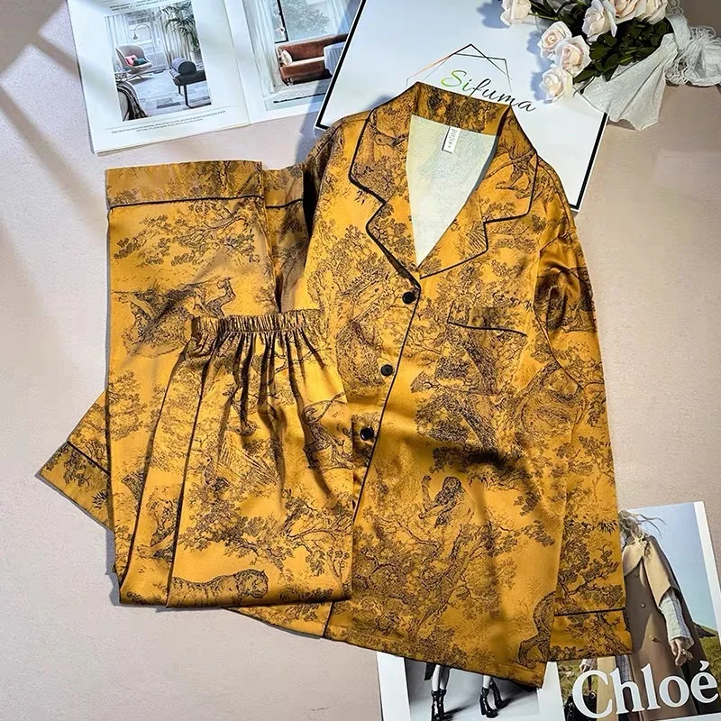 Лето-Осень 2022, роскошные пижамы для пар из ледяного шелка с животными и джунглями, женские брюки с длинными рукавами, ночная рубашка, одежда для сна, домашняя одежда
Лето-Осень 2022, роскошные пижамы для пар из ледяного шелка с животными и джунглями, женские брюки с длинными рукавами, ночная рубашка, одежда для сна, домашняя одежда