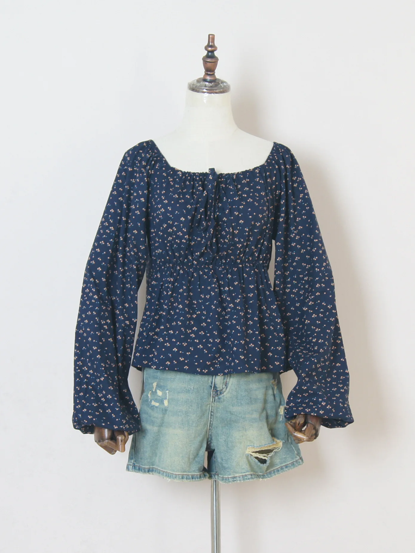Women Spring Summer Thin Cotton Shirt Off-The-Shoulder Floral Print Long Lantern Sleeves Blouse Top
Women Spring Summer Thin Cotton Shirt Off-The-Shoulder Floral Print Long Lantern Sleeves Blouse Top