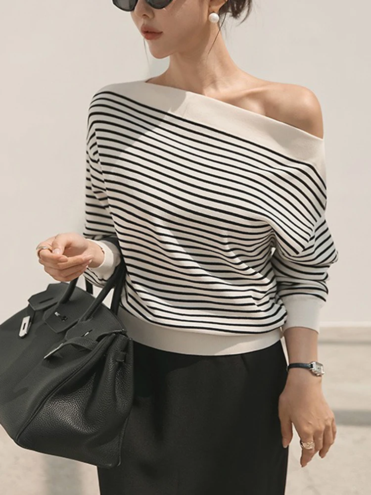 Корейский свитер с открытыми плечами, полосатый вязаный модный универсальный женский топ с одним вырезом
Корейский свитер с открытыми плечами, полосатый вязаный модный универсальный женский топ с одним вырезом