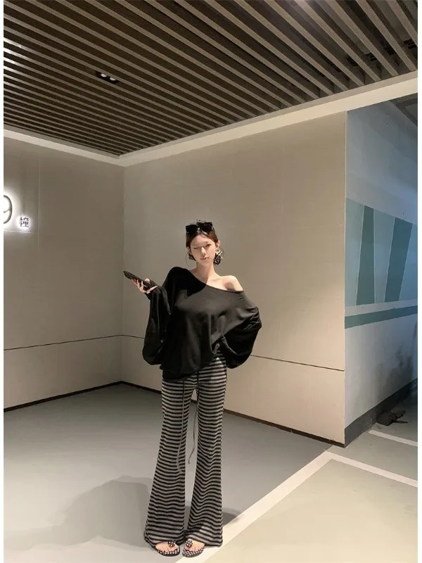 Trendy Women's Batwing Sleeve One-Shoulder Striped Pants Floor-Length Drawstring Waist Top Bottoms Set Summer Fashion
Trendy Women's Batwing Sleeve One-Shoulder Striped Pants Floor-Length Drawstring Waist Top Bottoms Set Summer Fashion