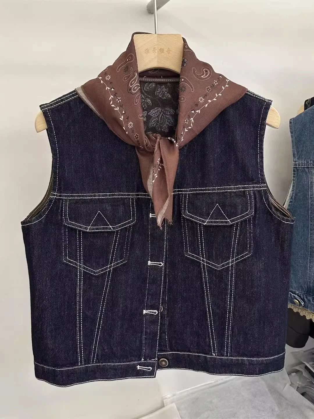 Women's Denim Svel Vest Faion Scarf Two-Piece Set Outerwear 2025 Autumn Commute Sle Regular Length Single Button
Women's Denim Svel Vest Faion Scarf Two-Piece Set Outerwear 2025 Autumn Commute Sle Regular Length Single Button